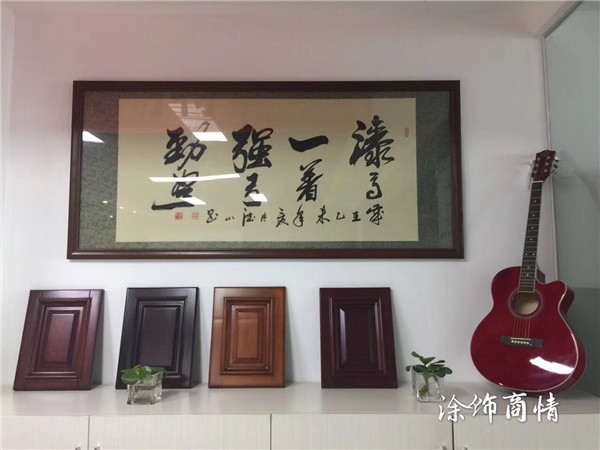 漆強家具漆光彩照人，記者看了都說好 (5).jpg